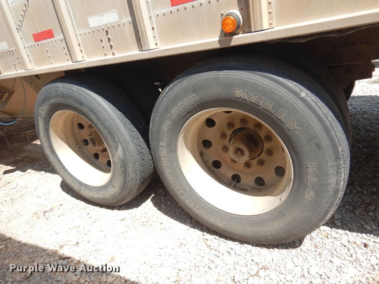 image for item KI9263 2001 Cornhusker  grain trailer