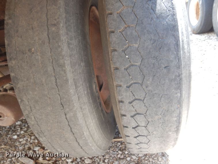 image for item KI9263 2001 Cornhusker  grain trailer