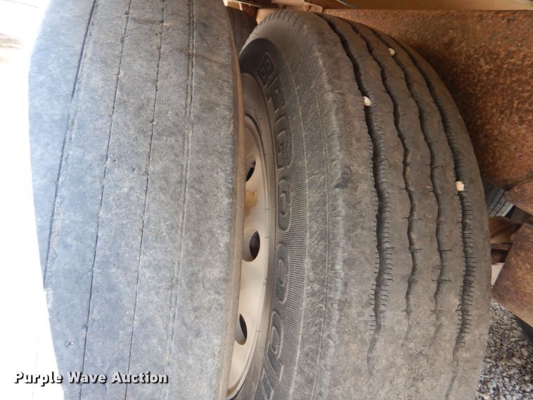 image for item KI9263 2001 Cornhusker  grain trailer