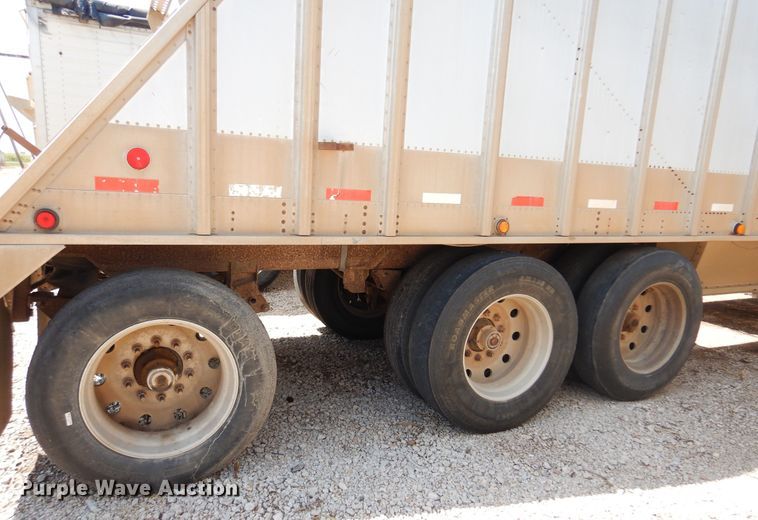 image for item KI9263 2001 Cornhusker  grain trailer
