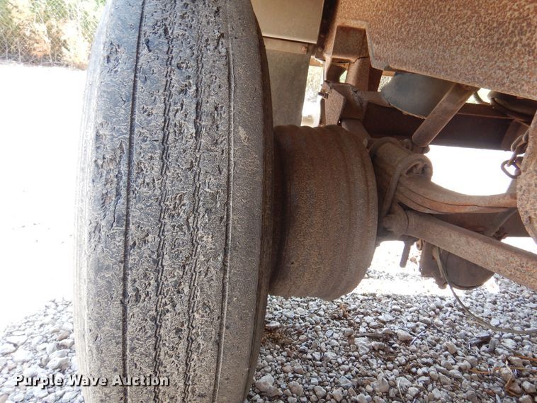 image for item KI9263 2001 Cornhusker  grain trailer