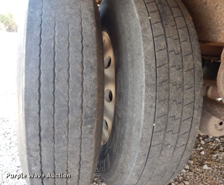 image for item KI9263 2001 Cornhusker  grain trailer