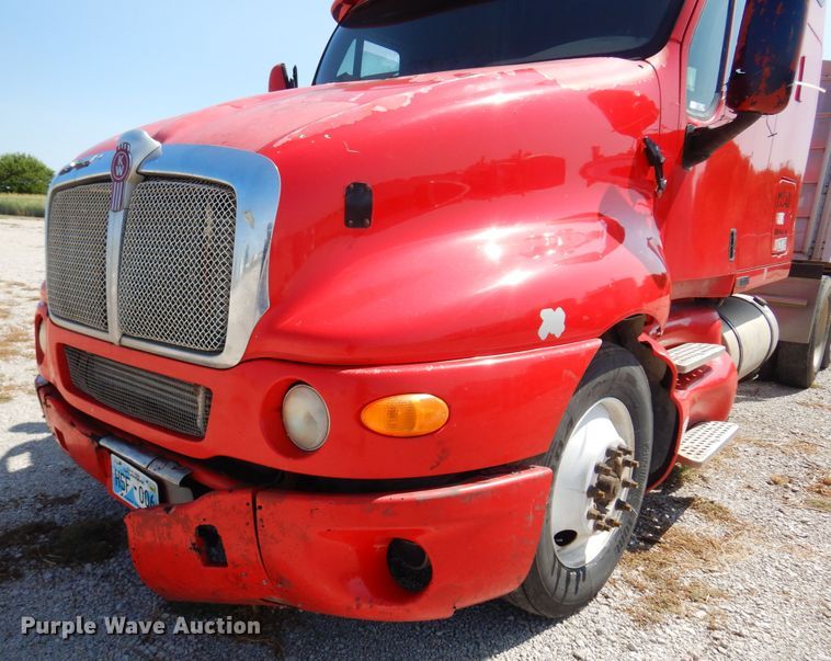 image for item KI9266 2006 Kenworth T2000  semi truck
