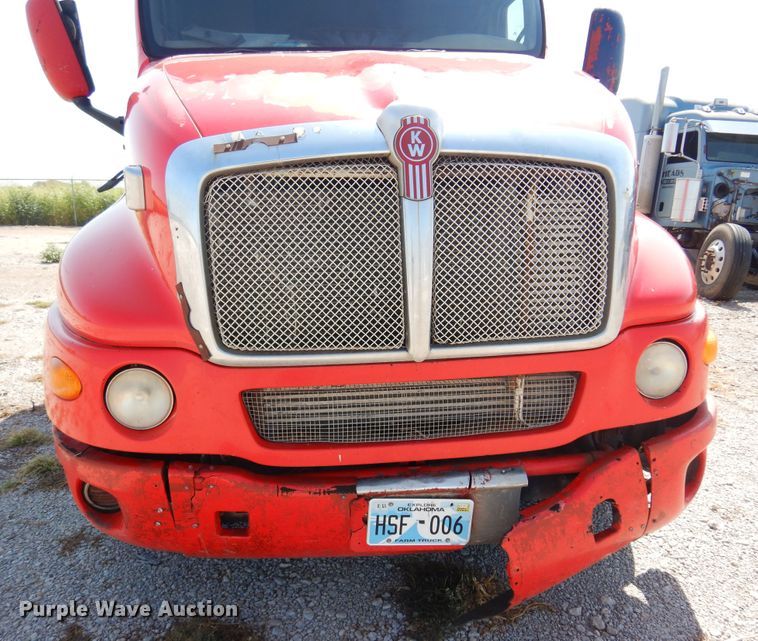 image for item KI9266 2006 Kenworth T2000  semi truck