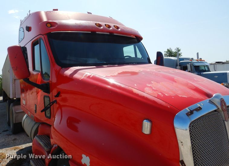 image for item KI9266 2006 Kenworth T2000  semi truck