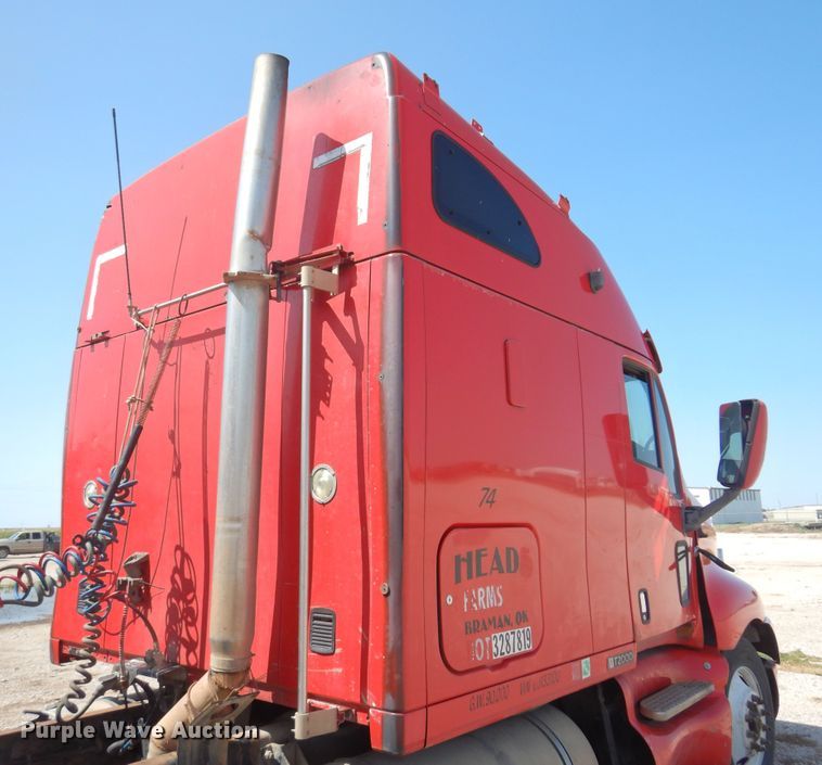 image for item KI9266 2006 Kenworth T2000  semi truck