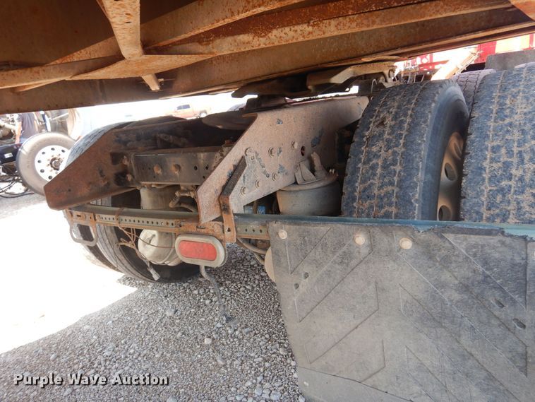 image for item KI9266 2006 Kenworth T2000  semi truck