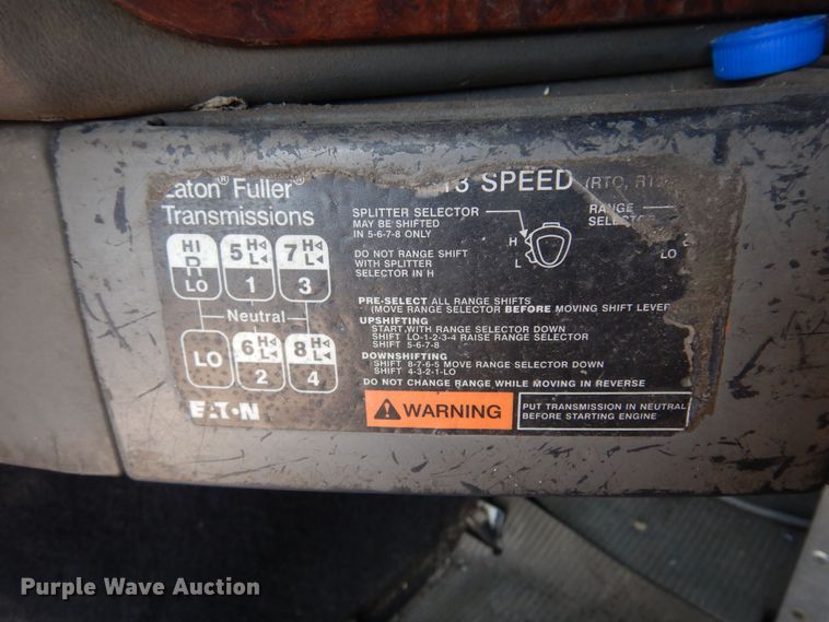 image for item KI9266 2006 Kenworth T2000  semi truck