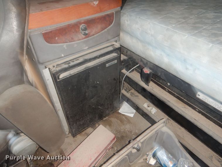 image for item KI9266 2006 Kenworth T2000  semi truck