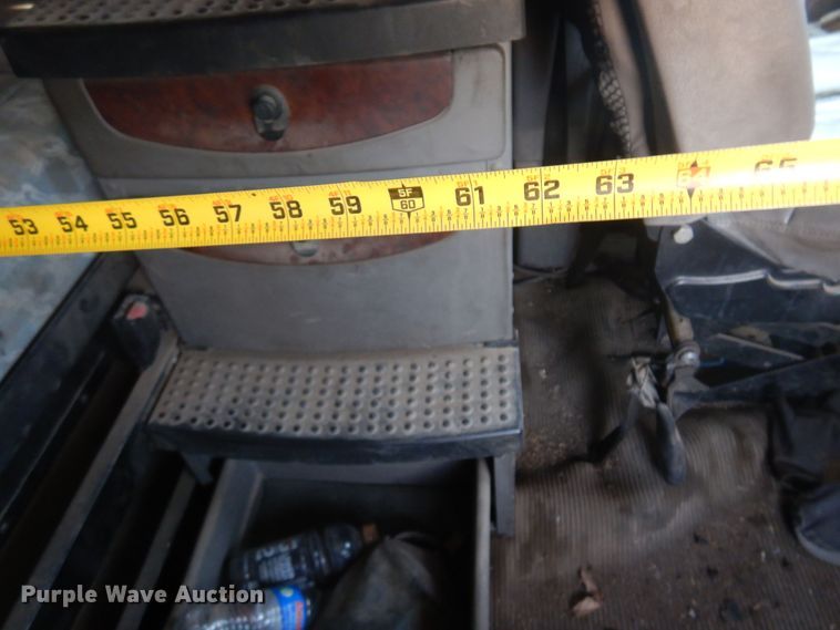 image for item KI9266 2006 Kenworth T2000  semi truck