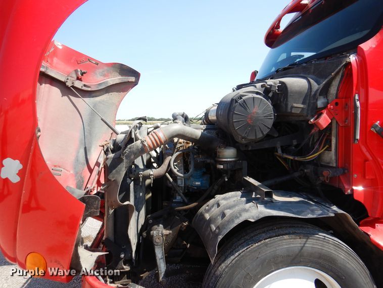 image for item KI9266 2006 Kenworth T2000  semi truck