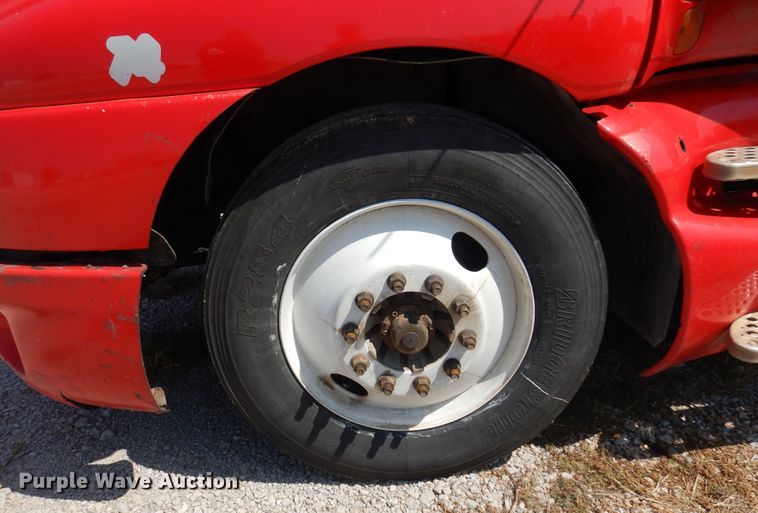 image for item KI9266 2006 Kenworth T2000  semi truck