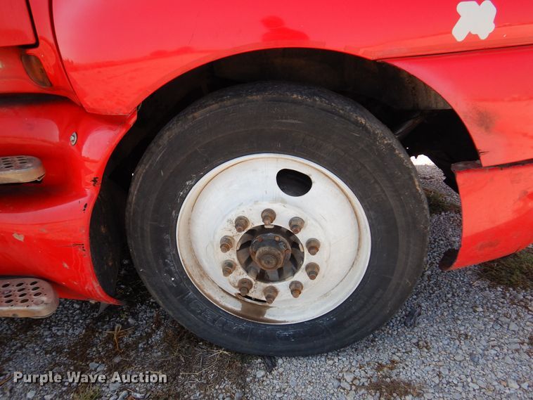 image for item KI9266 2006 Kenworth T2000  semi truck