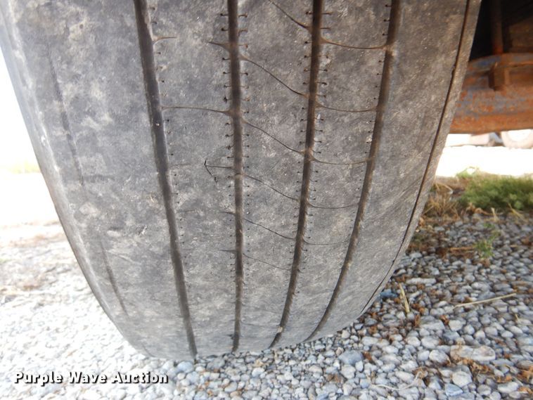 image for item KI9266 2006 Kenworth T2000  semi truck