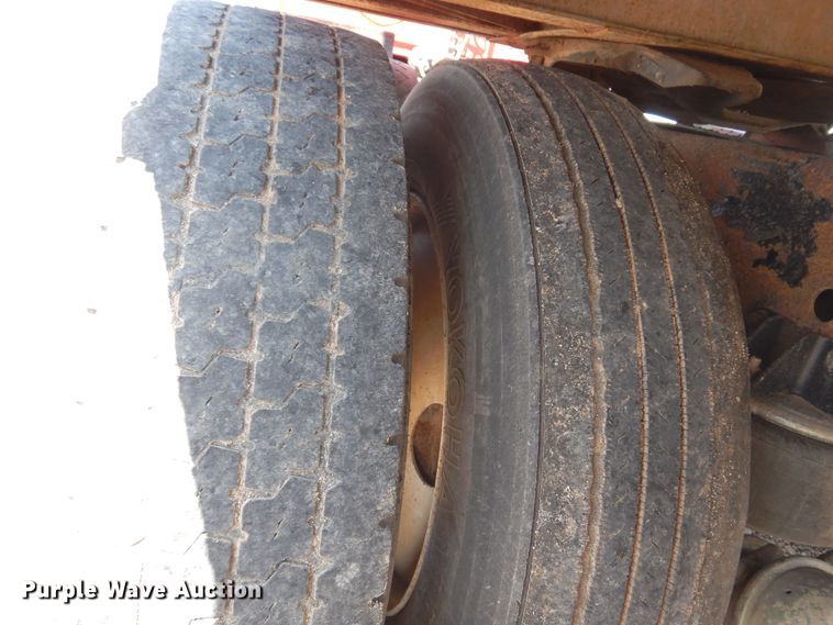 image for item KI9266 2006 Kenworth T2000  semi truck