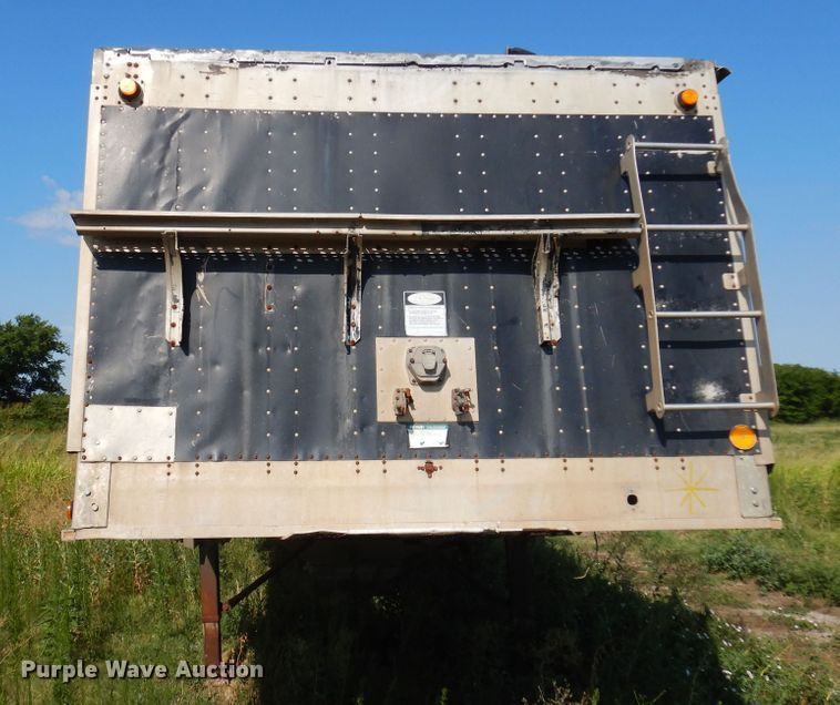 image for item KI9267 2002 Cornhusker Ultra-Lite  grain trailer