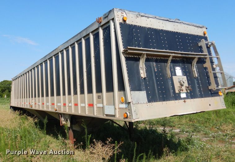 image for item KI9267 2002 Cornhusker Ultra-Lite  grain trailer