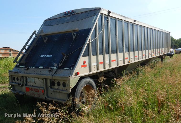 image for item KI9267 2002 Cornhusker Ultra-Lite  grain trailer