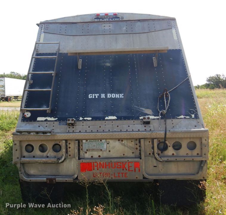 image for item KI9267 2002 Cornhusker Ultra-Lite  grain trailer