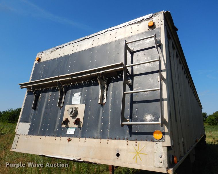 image for item KI9267 2002 Cornhusker Ultra-Lite  grain trailer