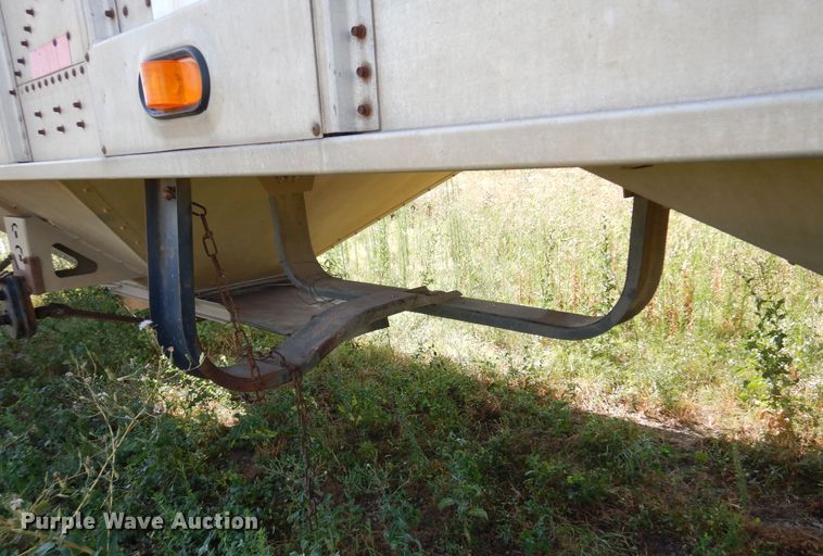 image for item KI9267 2002 Cornhusker Ultra-Lite  grain trailer