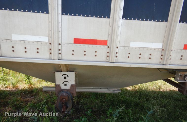 image for item KI9267 2002 Cornhusker Ultra-Lite  grain trailer