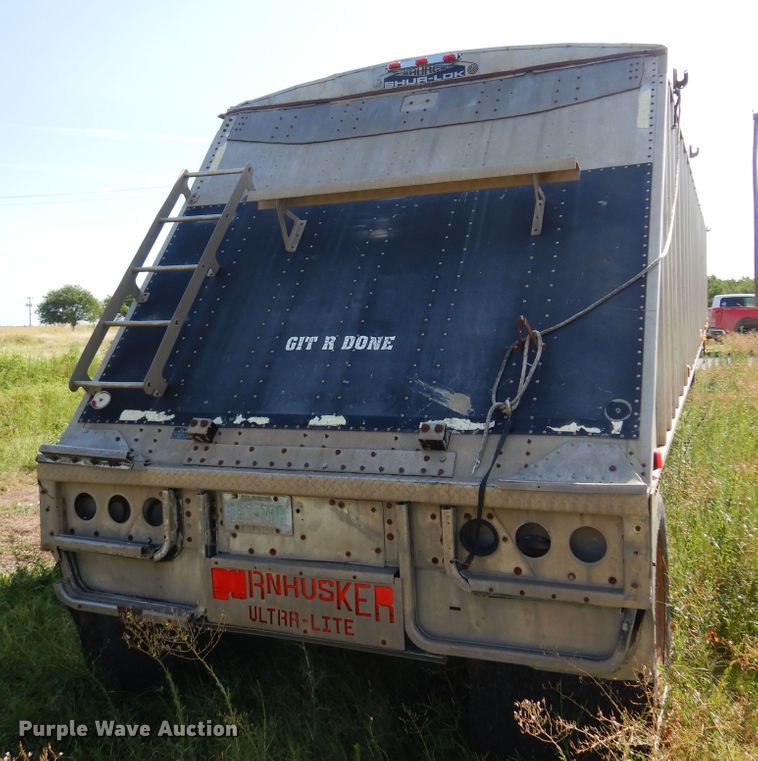 image for item KI9267 2002 Cornhusker Ultra-Lite  grain trailer