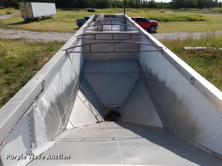 image for item KI9267 2002 Cornhusker Ultra-Lite  grain trailer