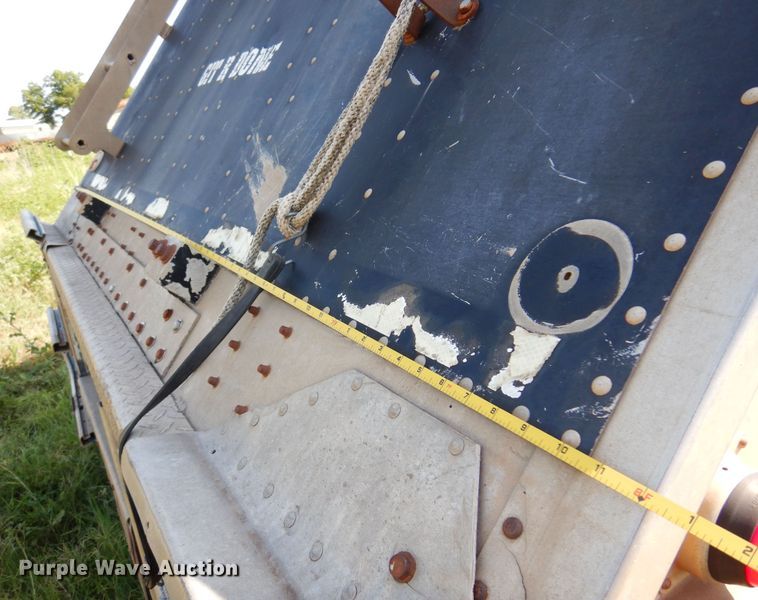 image for item KI9267 2002 Cornhusker Ultra-Lite  grain trailer