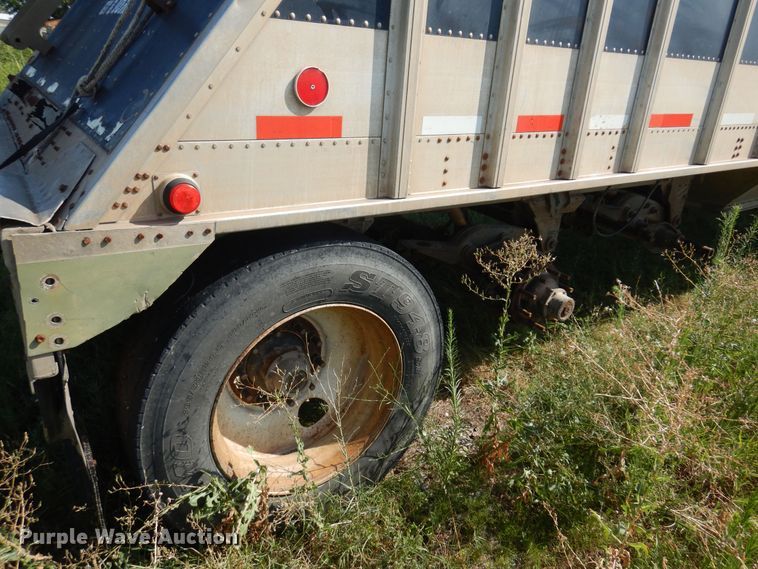 image for item KI9267 2002 Cornhusker Ultra-Lite  grain trailer