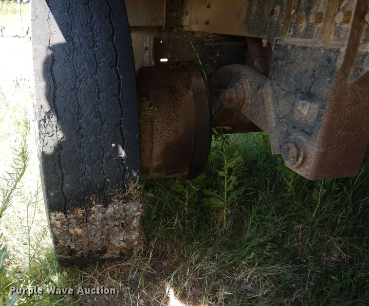 image for item KI9267 2002 Cornhusker Ultra-Lite  grain trailer