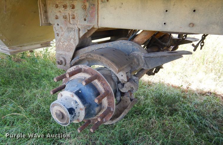 image for item KI9267 2002 Cornhusker Ultra-Lite  grain trailer