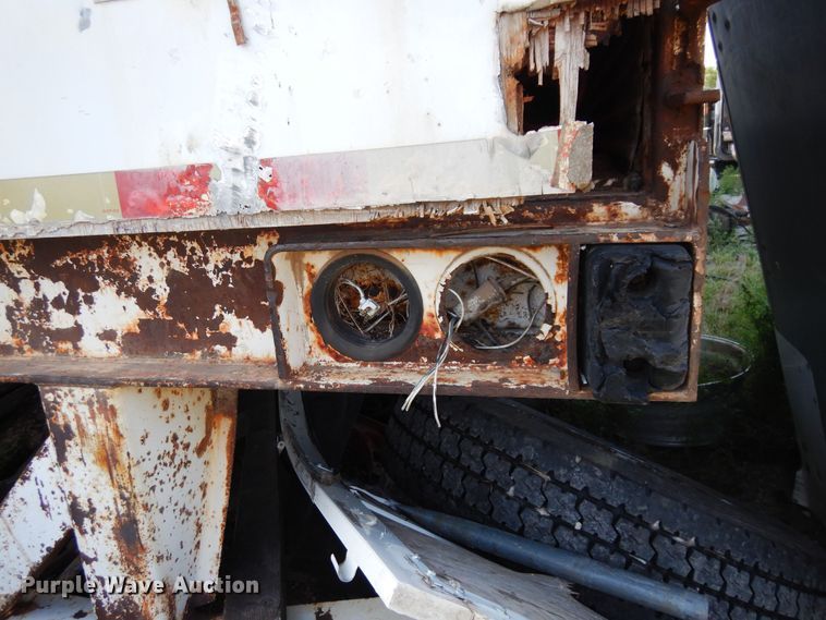 image for item KI9268 1999 Trailmobile  dry van trailer