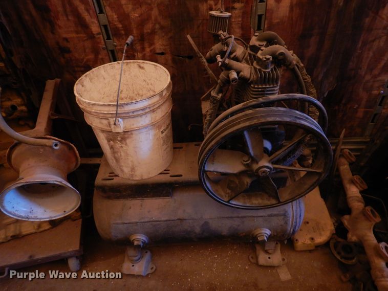 image for item KI9268 1999 Trailmobile  dry van trailer