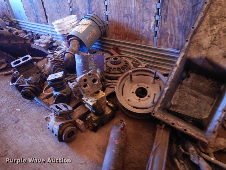 image for item KI9268 1999 Trailmobile  dry van trailer