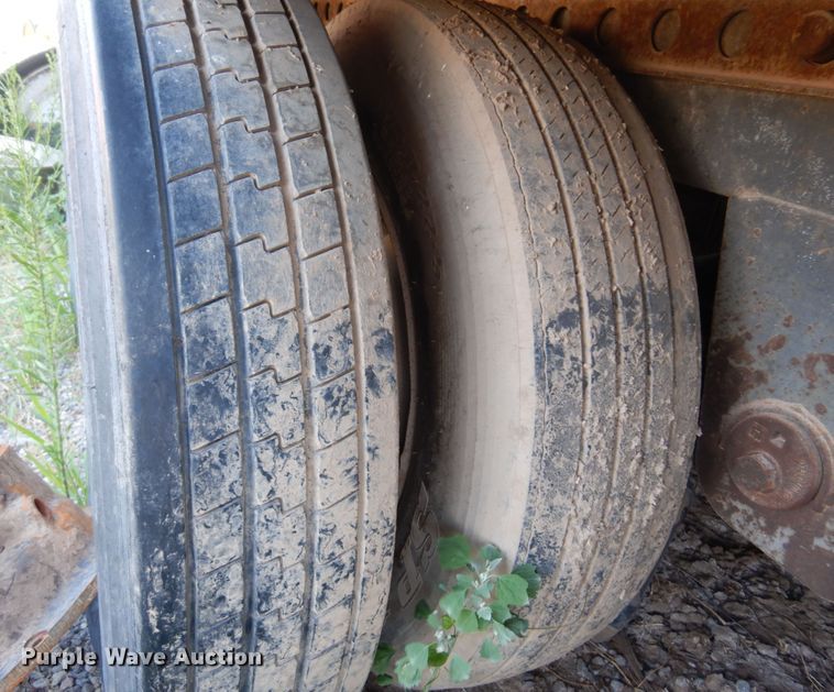 image for item KI9268 1999 Trailmobile  dry van trailer