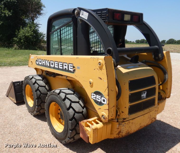 image for item KI9294 2000 John Deere 250  skid steer loader