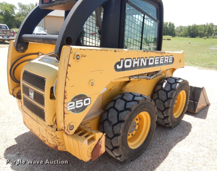 image for item KI9294 2000 John Deere 250  skid steer loader