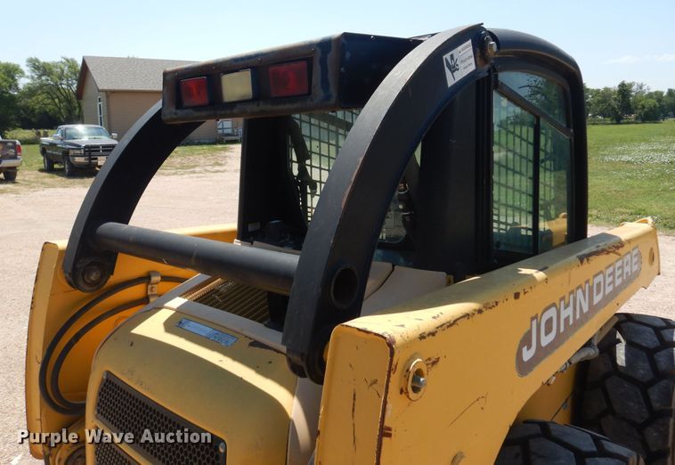 image for item KI9294 2000 John Deere 250  skid steer loader