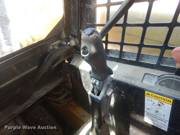 image for item KI9294 2000 John Deere 250  skid steer loader