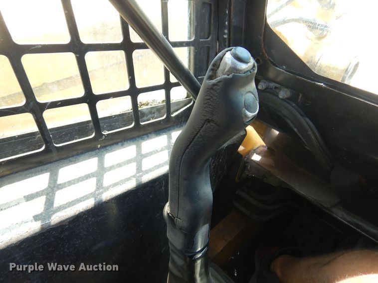 image for item KI9294 2000 John Deere 250  skid steer loader