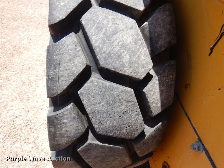 image for item KI9294 2000 John Deere 250  skid steer loader