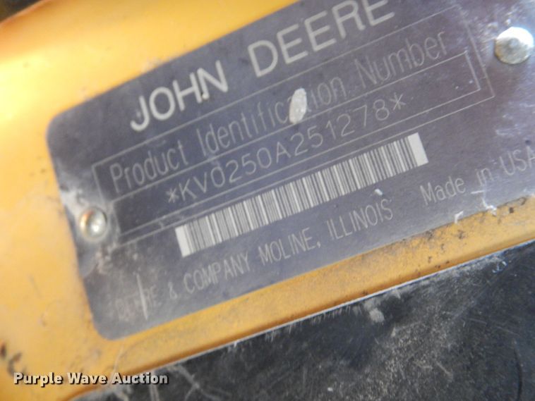 image for item KI9294 2000 John Deere 250  skid steer loader