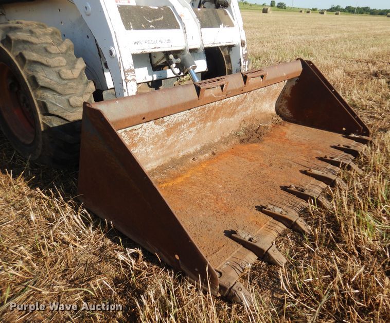 image for item KI9322 1999 Bobcat 863  skid steer loader