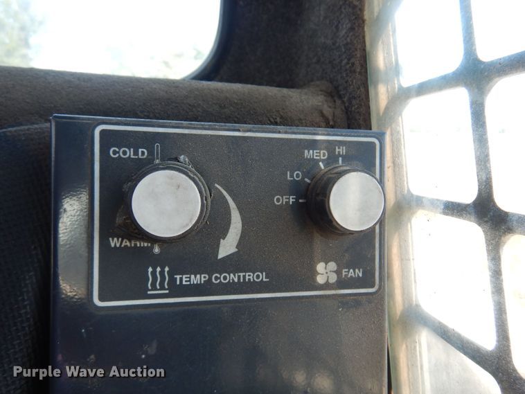 image for item KI9322 1999 Bobcat 863  skid steer loader