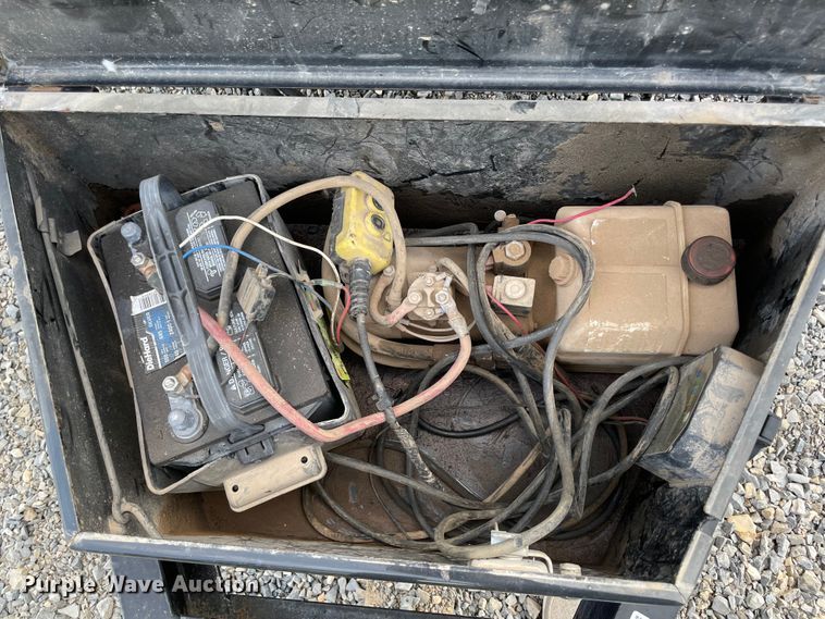 image for item KJ9723 2015 Lamar  dump trailer