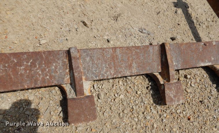 image for item KP9501 Caterpillar skid steer bucket toothed cutting edge