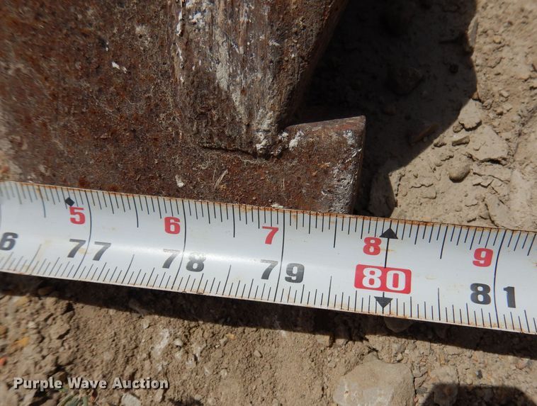 image for item KP9501 Caterpillar skid steer bucket toothed cutting edge