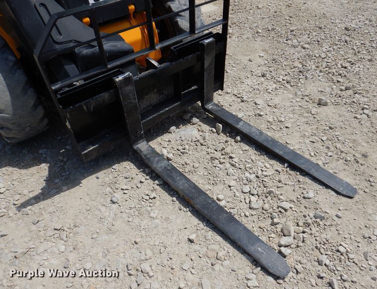 image for item KP9502 2021 JCB 3TS-8W  teleskid skid steer loader