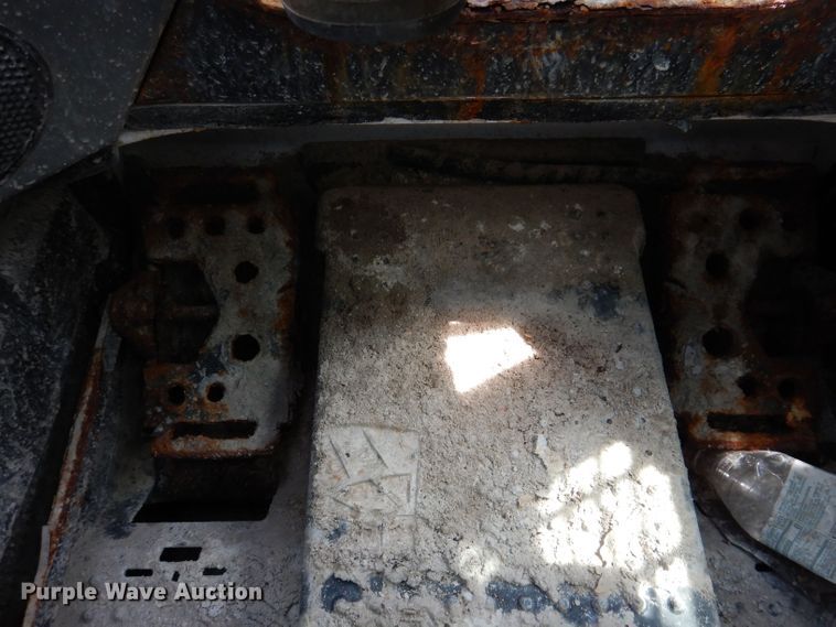 image for item KP9503 2015 Bobcat S750  skid steer loader